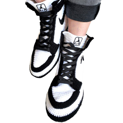 Ürünler Jordan Retro Black White Panda Sneakers Plush Custom Basketball Shoes Crochet Slippers